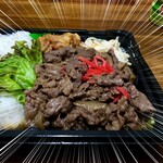 ヤマザキYショップ - 肉がトリプルくらい入ってて超お得かも