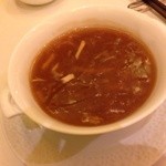 倶楽湾 - フカヒレ入りスープ