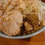 ラーメン BooBoo太郎。 - ラーメン（小）ヤサイマシ＋アブラマシマシ＋アレ（カレー君）