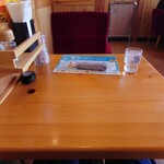 珈琲所コメダ珈琲店 - テーブル