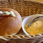 珈琲所コメダ珈琲店 - 選べるモーニング、ローブパン＋手作りたまごペースト＋バター