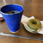 스즈시로 - 아이스 커피와 구운 도넛