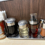 鶏豚骨 一學 - 卓上　コショー美味しい