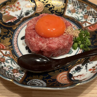 肉亭ふたご iki 本郷三丁目店 - 粋なユッケ
