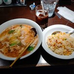 上海華龍 - 【2023.4.7(金)】本日の日替わり①(とろみラーメン&半チャーハン)900円