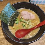 Membu Shibamori - 軟骨ラーメン¥800