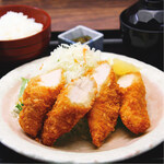 日本产鸡的炸鸡胸肉套餐
