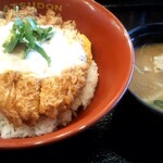 かつさと - かつ丼ランチセット(かつ丼+大とん汁)￥720