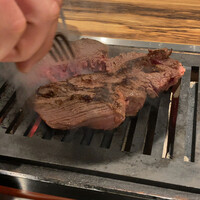 黒毛和牛ヘレ肉専門店 炭火焼肉 りきちゃん 北浜店 - 焼く！