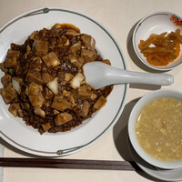 中国飯店 三田店 - 2023.04.09（金)　麻婆チャーハン　1300円（税込）