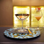 トゥ・ラ・ジョア イズム - 