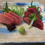 魚と肉と地酒 マルキ商店 - 大間の本まぐろ二種盛り 1780円　(2023.1)