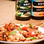 台湾ダイニングカフェ 行天 - 鶏肉のカシューナッツ炒め