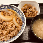 吉野家 - 肉だく牛丼アタマの大盛＋みそ汁＋肉だく半額