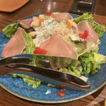 Biahausu Moriu - 生ハムと半熟玉子のシーザーサラダ