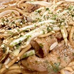 うまかもん市場 博多 武蔵 - 焼きそば激盛り680円（税抜）