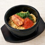 Stone-grilled salmon and salmon roe fried rice