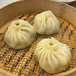 中国小麦粉料理専門店恵泉 - 　　　　　　　　　ワカメ小籠包