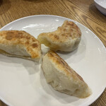 中国小麦粉料理専門店恵泉 - 　　　　　　　　　　長芋焼餃子