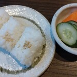 Kitagunino Aji Hokkai Shabushabu - 俵おにぎり・お漬物