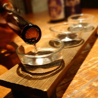 こだわりの地酒や焼酎も豊富にございます