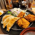 餃子とカレーザンギの店 点心札幌 - 点心札幌ミックス定食です。