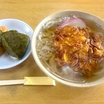 さぬきや - 天ぷらうどん580円＋おにぎり100円＋いなり寿司100円