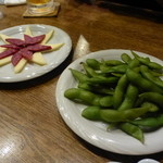 カフェレストラン・カルチェ - 枝豆とチーズサラミ