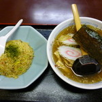 姫ラーメン - しょうゆラーメン600円と半炒飯280円