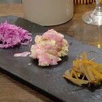 トリワイン ＰＩＫＯＳＨＨＨＵ - 前菜３種盛り