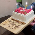 トリワイン ＰＩＫＯＳＨＨＨＵ - 奥の誰かのバースデイケーキ