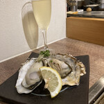 鉄板食堂BARREL - 殻付カキ   スパークリングワイン