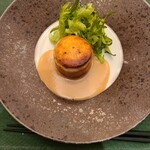BISTRO NAOMI - 3皿目のオードブル　　佐渡産黒鮑のタルト　白ワインソース
