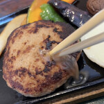 Koshiro - ジョワワ〜〜♬
                        肉汁ハンパないです(⊙ꇴ⊙)♡