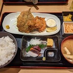 魚問屋 魚一商店 - 手開きアジフライ＆ホタテフライ定食¥1180-