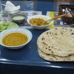 ラジャデラ - ジャガイモのカレー、豆カレー