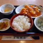 中華料理 東海飯店 - むきえびのチリソース煮定食