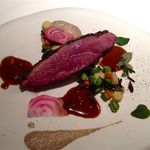 エクアトゥール - ２５０度でロティしたビュルゴー家ルーアン鴨　ポワブルベールのソース