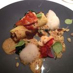 エクアトゥール - トリッパと仔牛ハツ、ルブロッションのカネロニ、黒胡椒とマスタードソース　 オマール添え