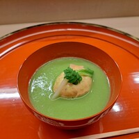 赤坂 菊乃井 - ●蓋物「海老真丈うぐいす仕立て  蓬豆腐  結びうるい  木の芽」