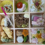 Kisoji - 天ぷら、煮物、牛肉、ちらし寿司など、アレコレ食べたい人、、（私？(笑)）には嬉しい＼(^o^)／