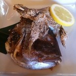 地球屋にんげん亭 - 鯛のカブト焼き  ¥300