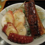 味処 むさし野 - きんぴらごぼうと鰻とたこの刺身