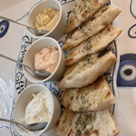 ギリシャ料理 taverna ミリュウ - ピタパンのディップ