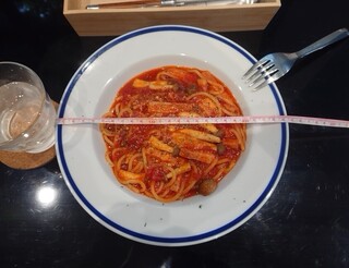 Casual Dining Ebi - ベーコンとトマトのトマトパスタ_1300円　お皿の直径24.5cm