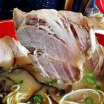 大学ラーメン - チャーシュー。