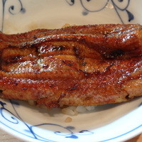 鰻割烹まえはら - 共水を取り分けてもらって