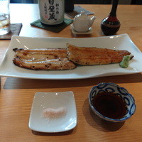 鰻割烹まえはら - 白焼き（一匹、４，３００円）