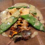 東京住友クラブ - 鮑はフキ味噌のソースでモロッコインゲンぞえ