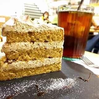 ブック&カフェ ダナポイント_0